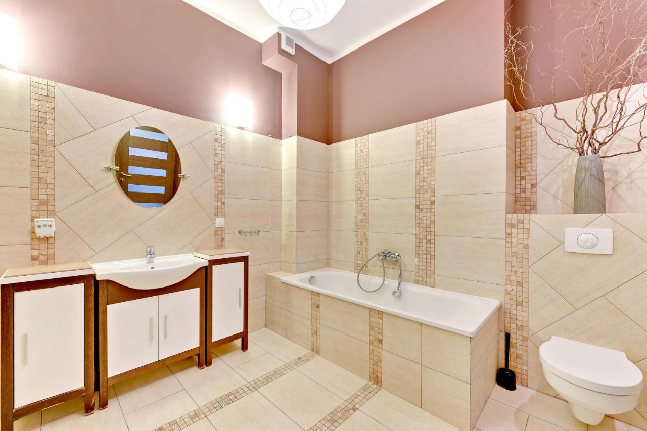 Grand Apartments - Neptun Park Sunny 2 Bedrooms Apartment غدانسك المظهر الخارجي الصورة